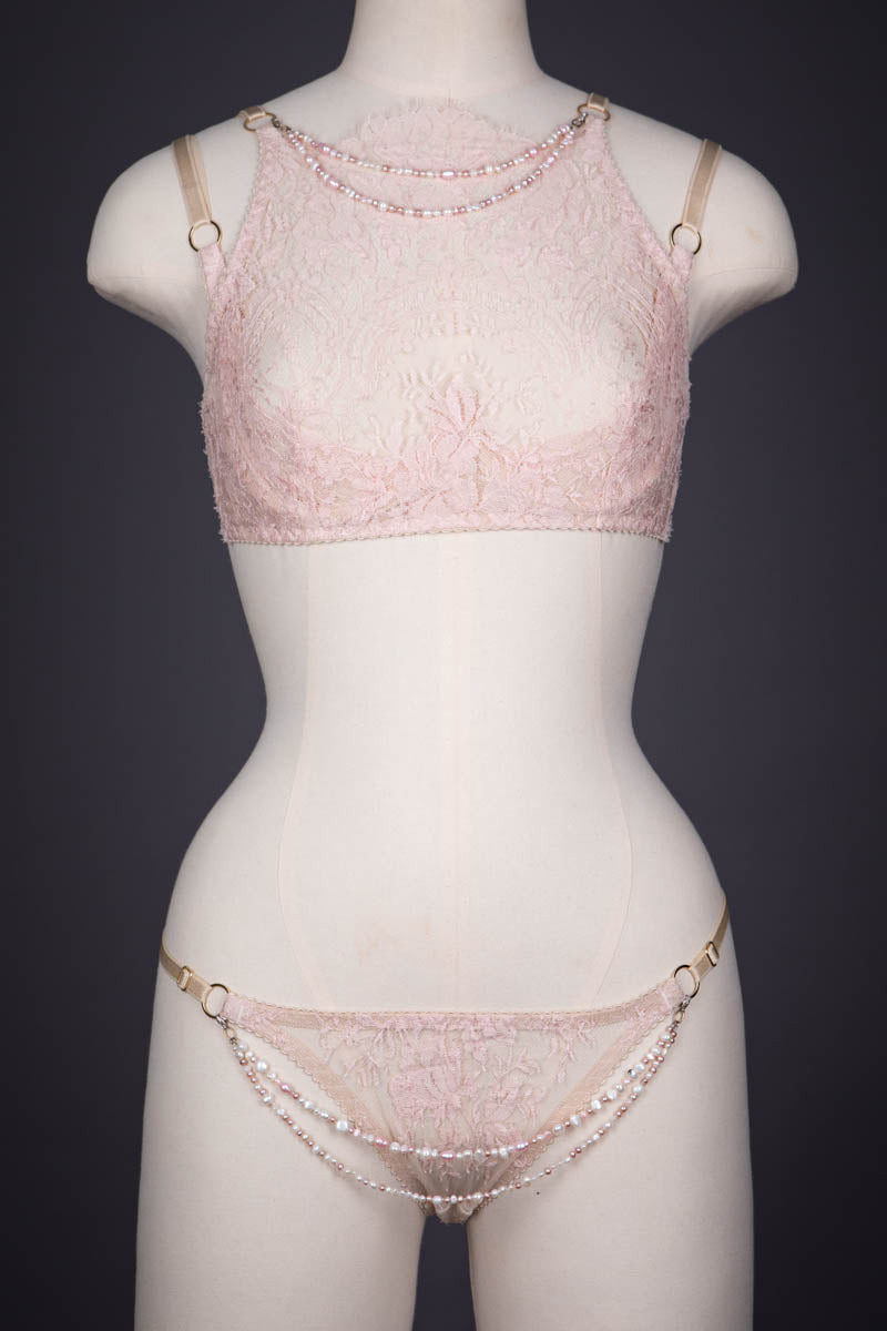 Rosa' Lace Lingerie Set With Freshwater Pearl Jewellery – Karolina