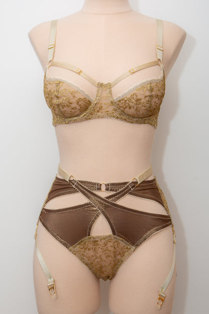 SAMPLE Ara Gold Lace & Foiled Mesh Set - KL 10 Bra, UK 10 Suspender, UK 12 Briefs