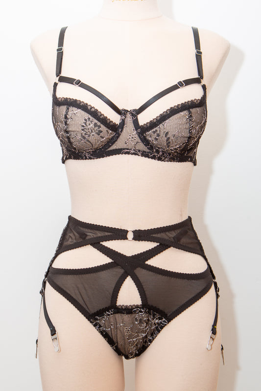 SAMPLE Ara Silver Lace & Sheer Mesh Set - KL 10 Bra, UK 10 Suspender, UK 12 Briefs
