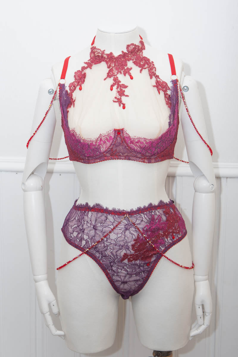 'Eternal Lovers' Lace Appliquéd Lingerie Set