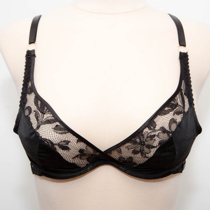 SAMPLE Plunge silk chantilly lace and satin bra - size KL 8 - 32C/34B/36A